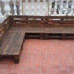 Κατασκευή σαλονιού από παλέτες για κήπο