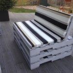 Κατασκευή σαλονιού από παλέτες για κήπο