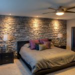 Διακόσμηση με πέτρα στον τοίχο υπνοδωματίου