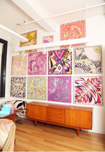 Διακόσμηση τοίχου με μαντήλια και φουλάρια