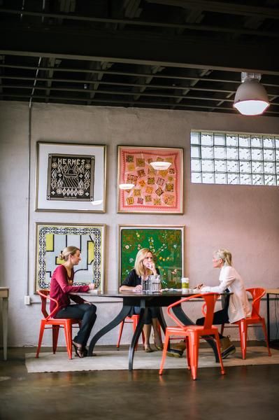 Φουλάρια στην διακόσμηση τοίχου