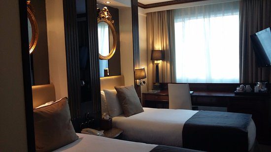 ελλιπής φωτισμός χώρου