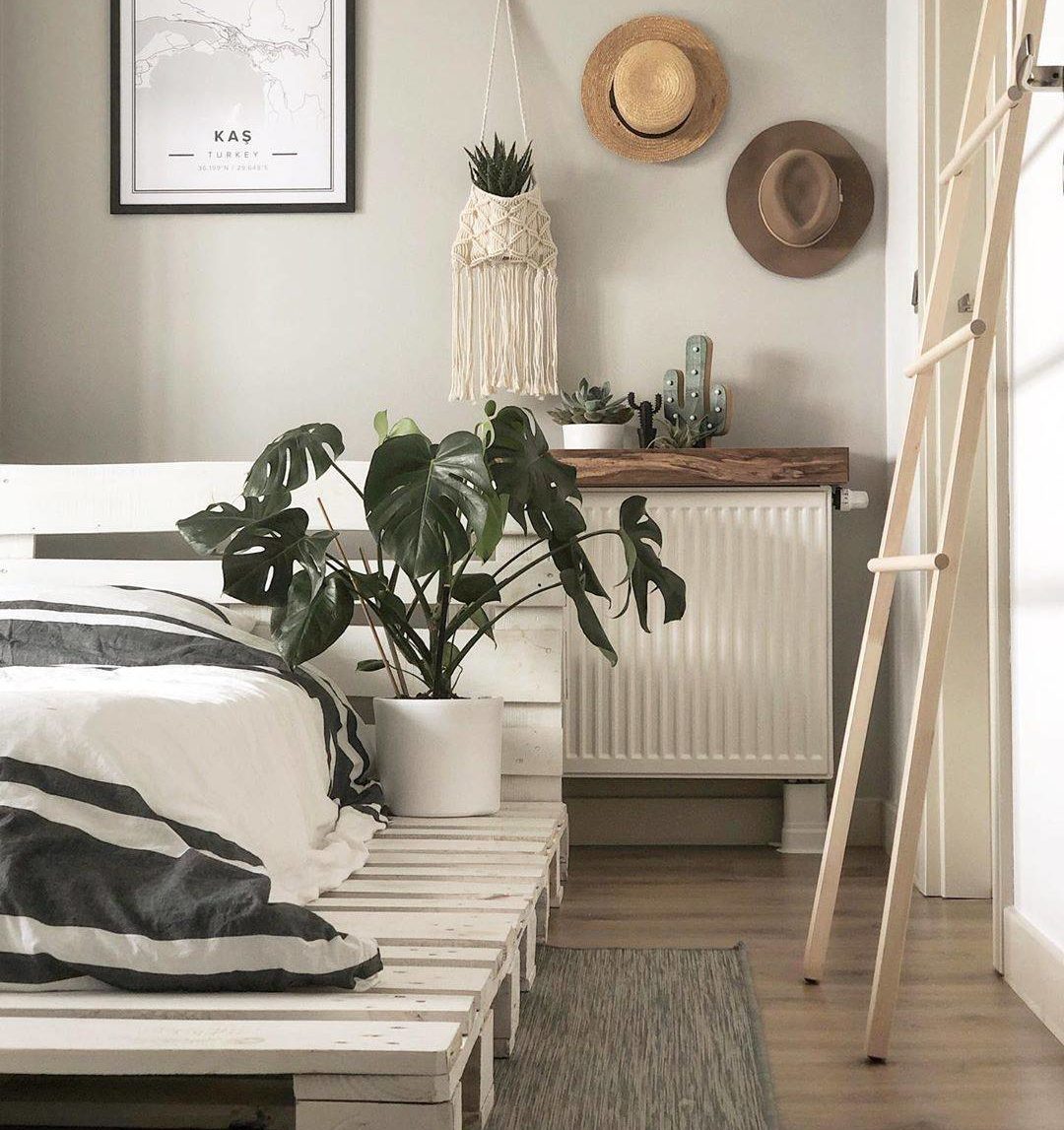 Κατασκευή κρεβατιού από παλέτες