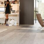 Καθαρισμός πάτωμα laminate