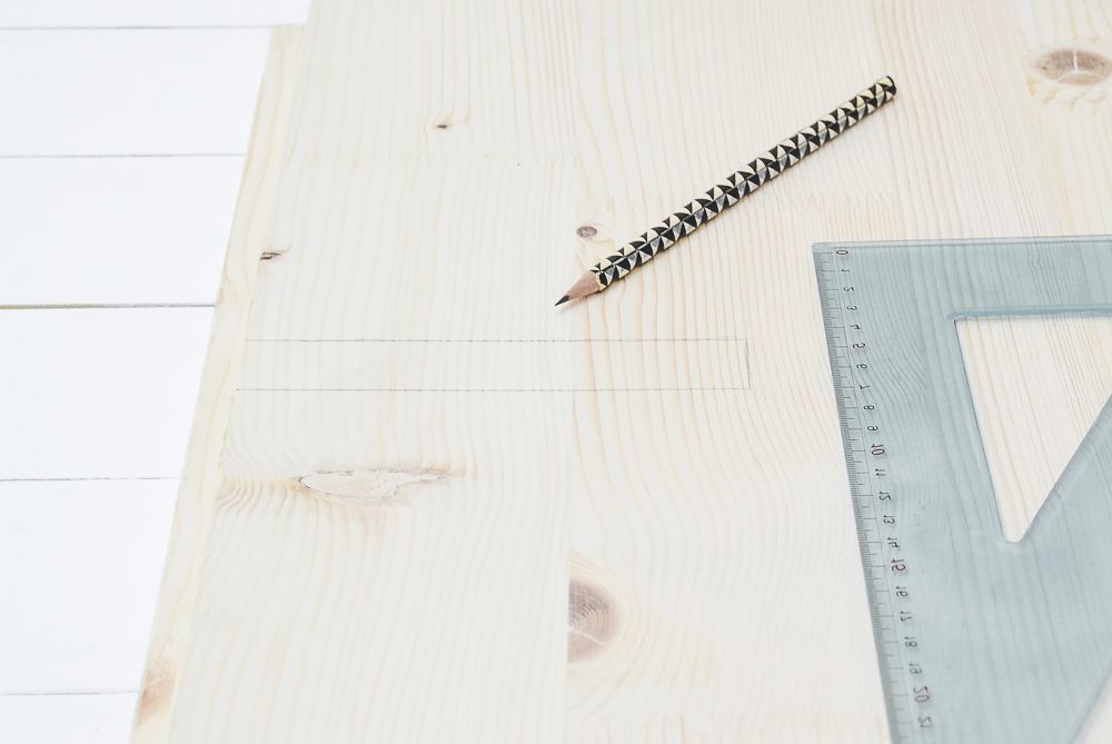 κατασκευή ξύλινης θήκης περιοδικών (DIY) σε σχήμα Χ