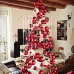 αιωρούμενο ή κρεμαστό χριστουγεννιάτικο δέντρο
