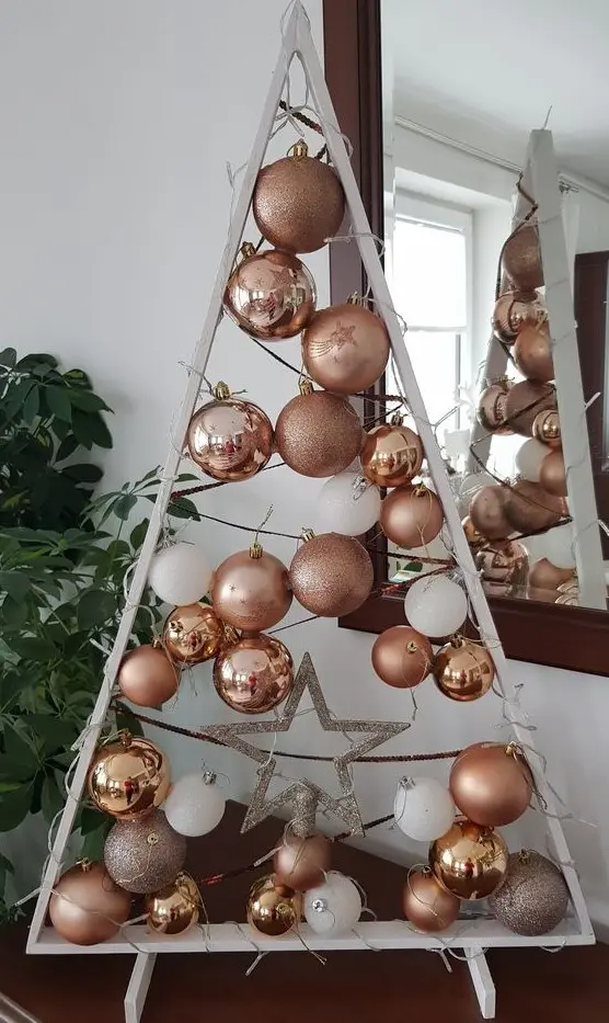 Μεταλλικό Χριστουγεννιάτικο δέντρο