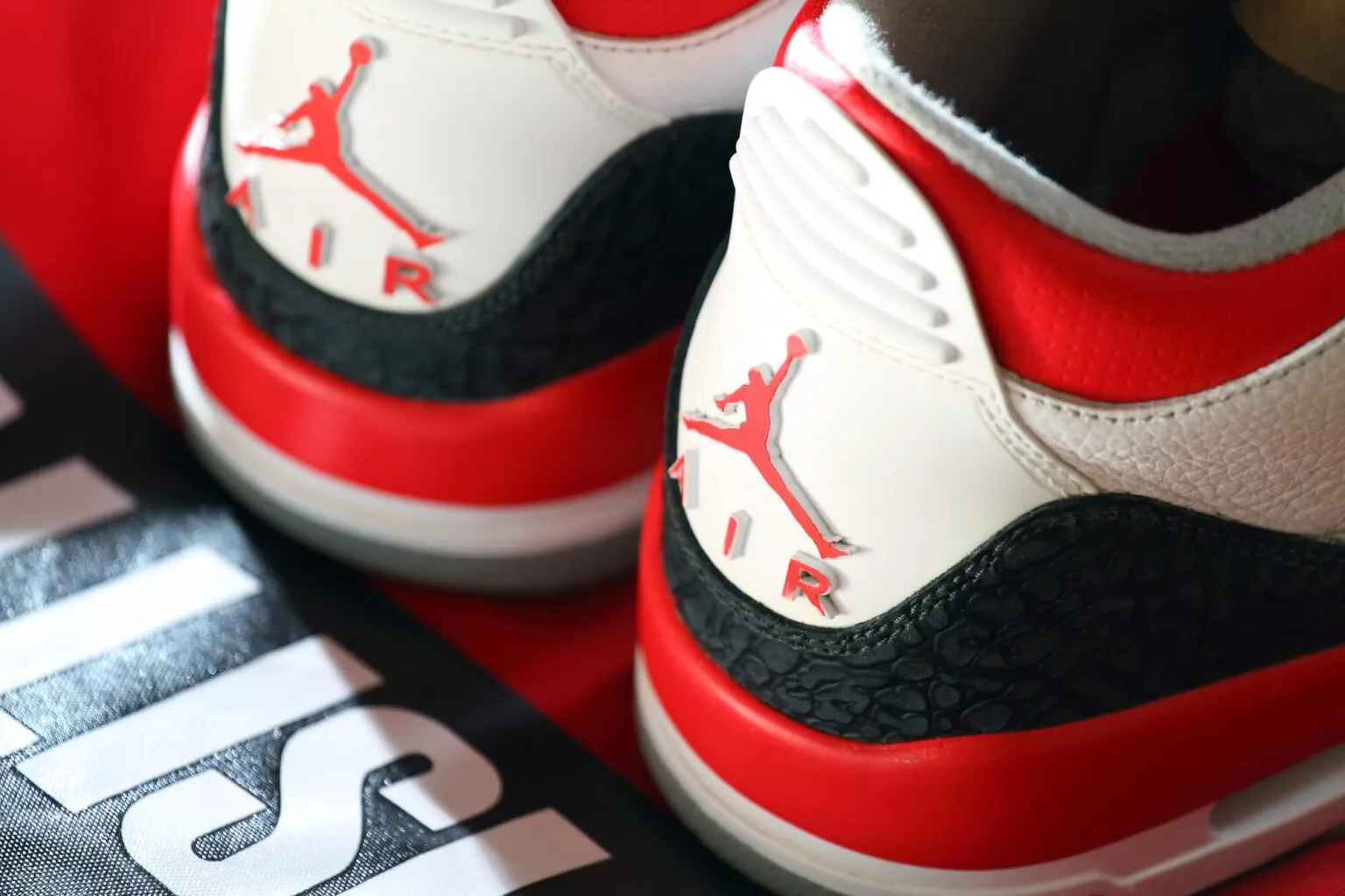 Πως να καθαρίσετε τα Air Jordan