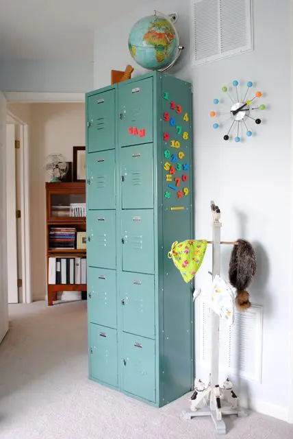 Διακόσμηση με μεταλλική ντουλάπα (locker)