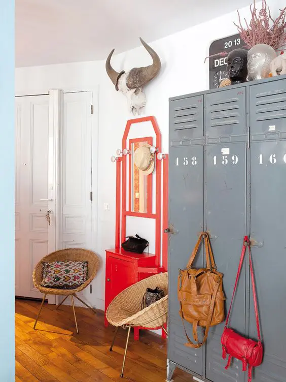 Διακόσμηση με μεταλλική ντουλάπα (locker)