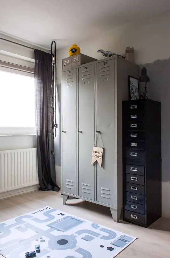 Διακόσμηση με μεταλλική ντουλάπα (locker)