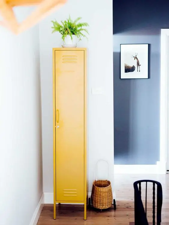 Διακόσμηση με μεταλλική ντουλάπα (locker)