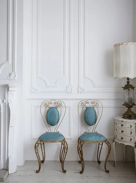 Παλιές καρέκλες αντίκες