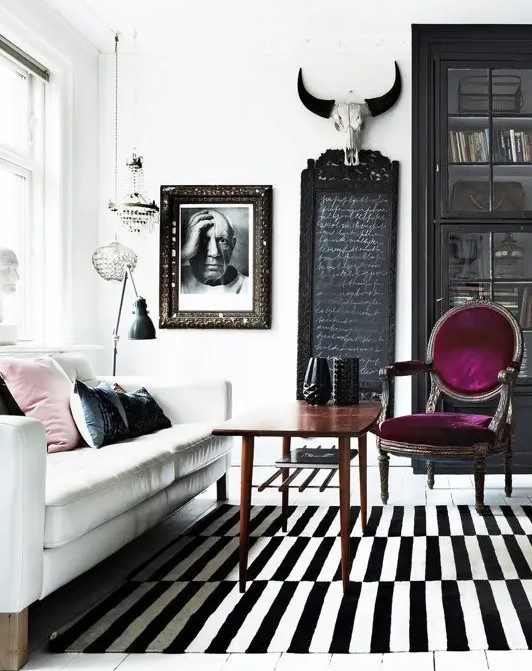 διακόσμηση με καρέκλες αντίκες