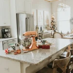 συσκευές κουζίνας με έντονα χρώματα