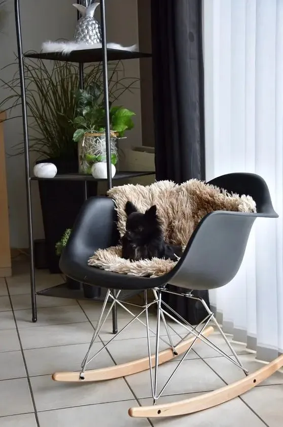 κουνιστή πολυθρόνα Eames