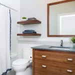 ράφια στο μπάνιο